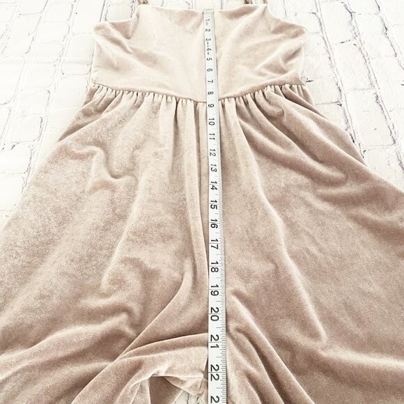 Urban Outfitters Square Neck Spaghetti Straps Velvet Taupe Beige Leg Jumpsuit XS - Picture 10 of 15
